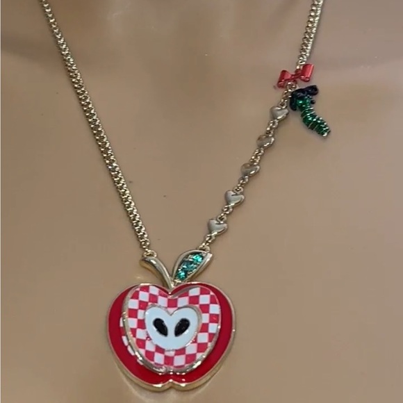 New Betsey Johnson BACK TO COOL APPLE PENDANT RED - Picture 4 of 7